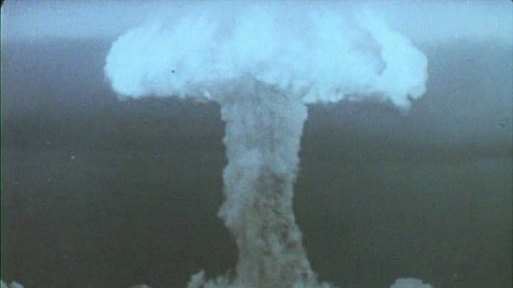 O icônico 'cogumelo' de explosões nucleares (Foto: BBC)